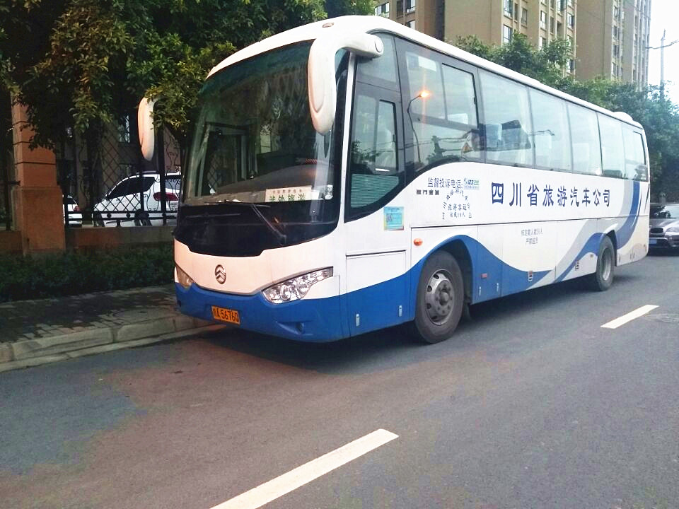 成都租大巴車(chē)50座多少錢(qián)