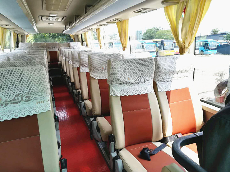 成都租豪華大巴車(chē)多少錢(qián)一天