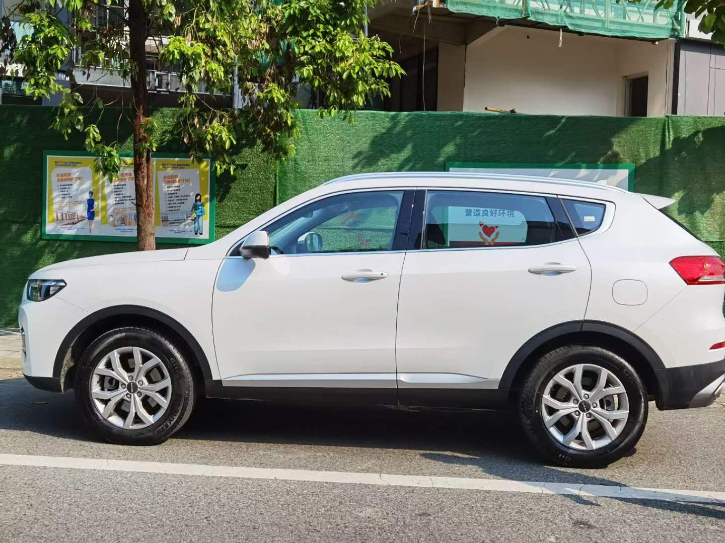 旅游租車(chē)自駕游到無(wú)人區時(shí),為什么不能睡在車(chē)里?