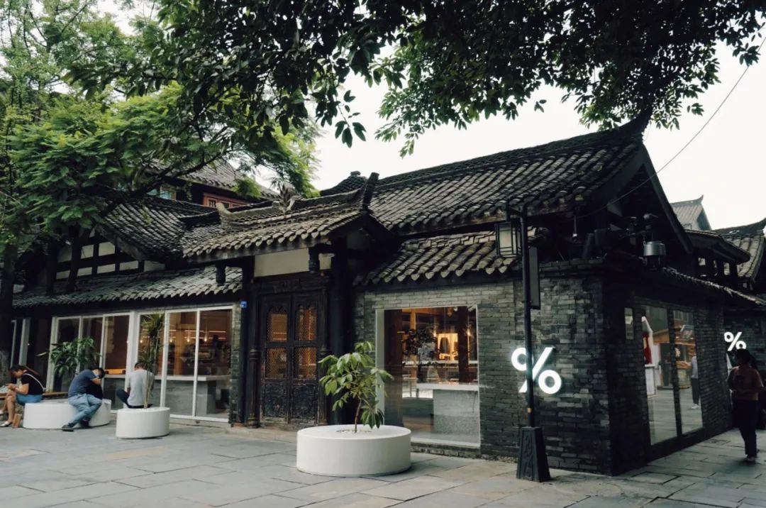 去成都租車(chē)自駕游，該吃的吃，該喝的喝