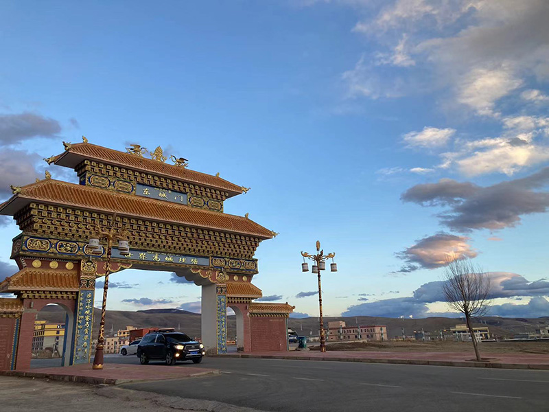 成都租車(chē)自駕318川藏線(xiàn)什么車(chē)適合？